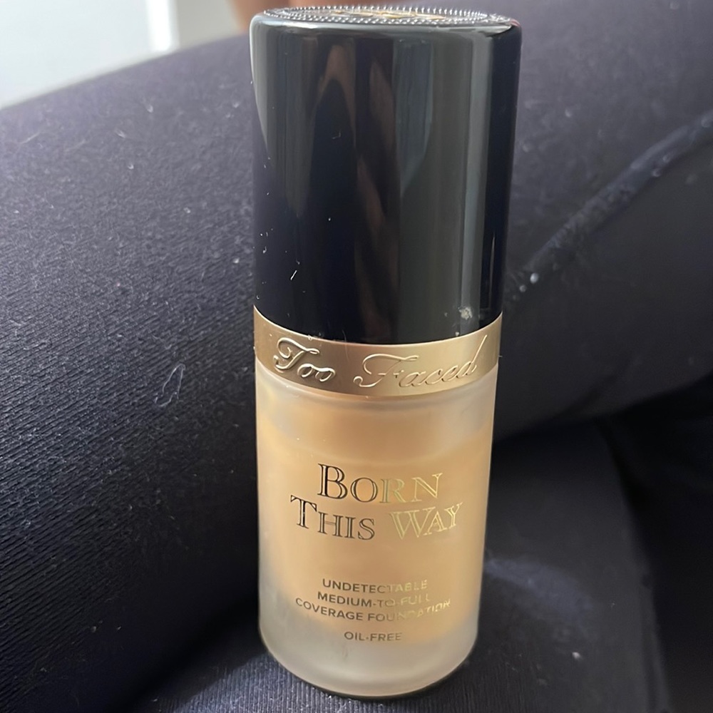 Too Faced Born this way foundation natural beige